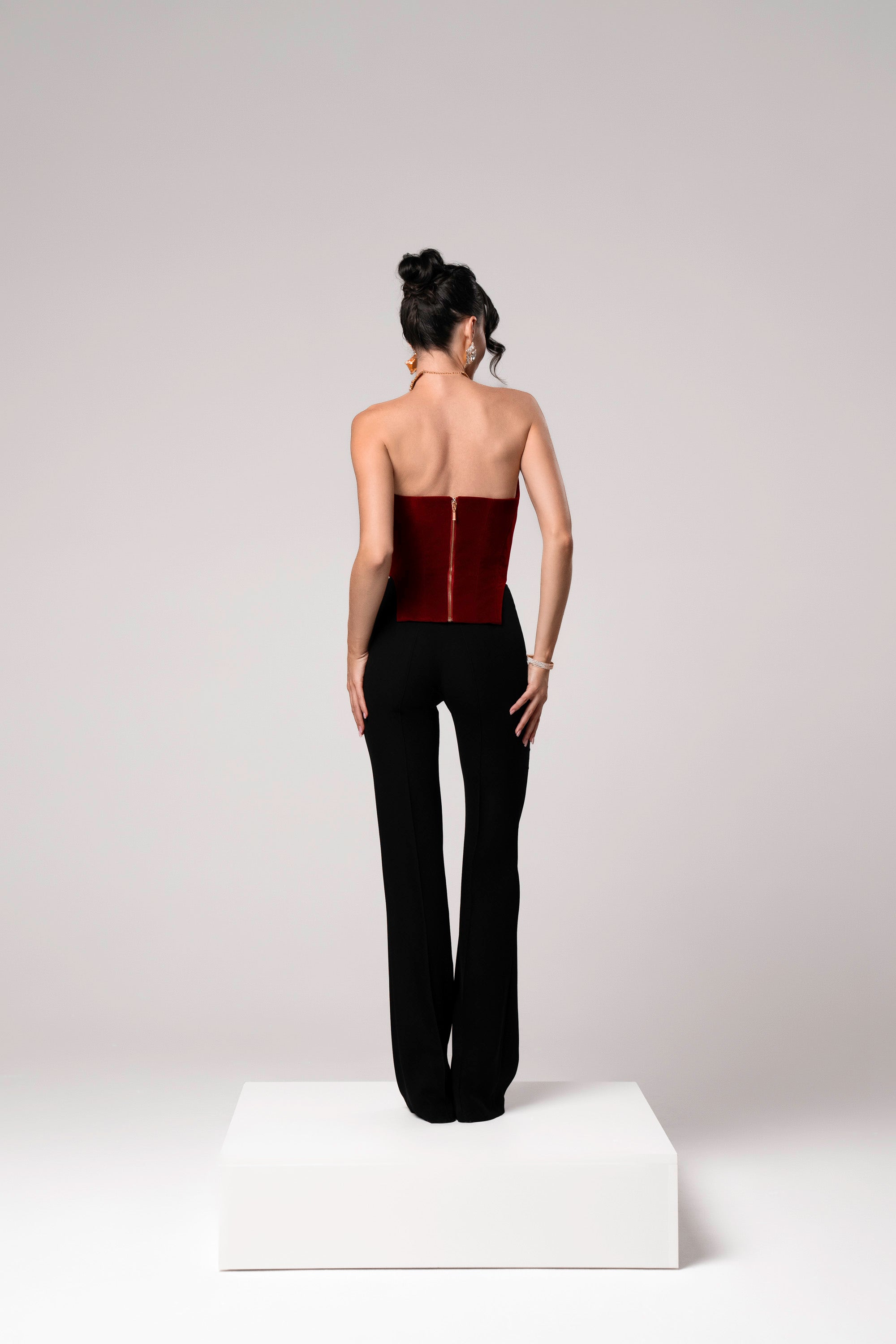 Elianne - Velvet Golden Bloom