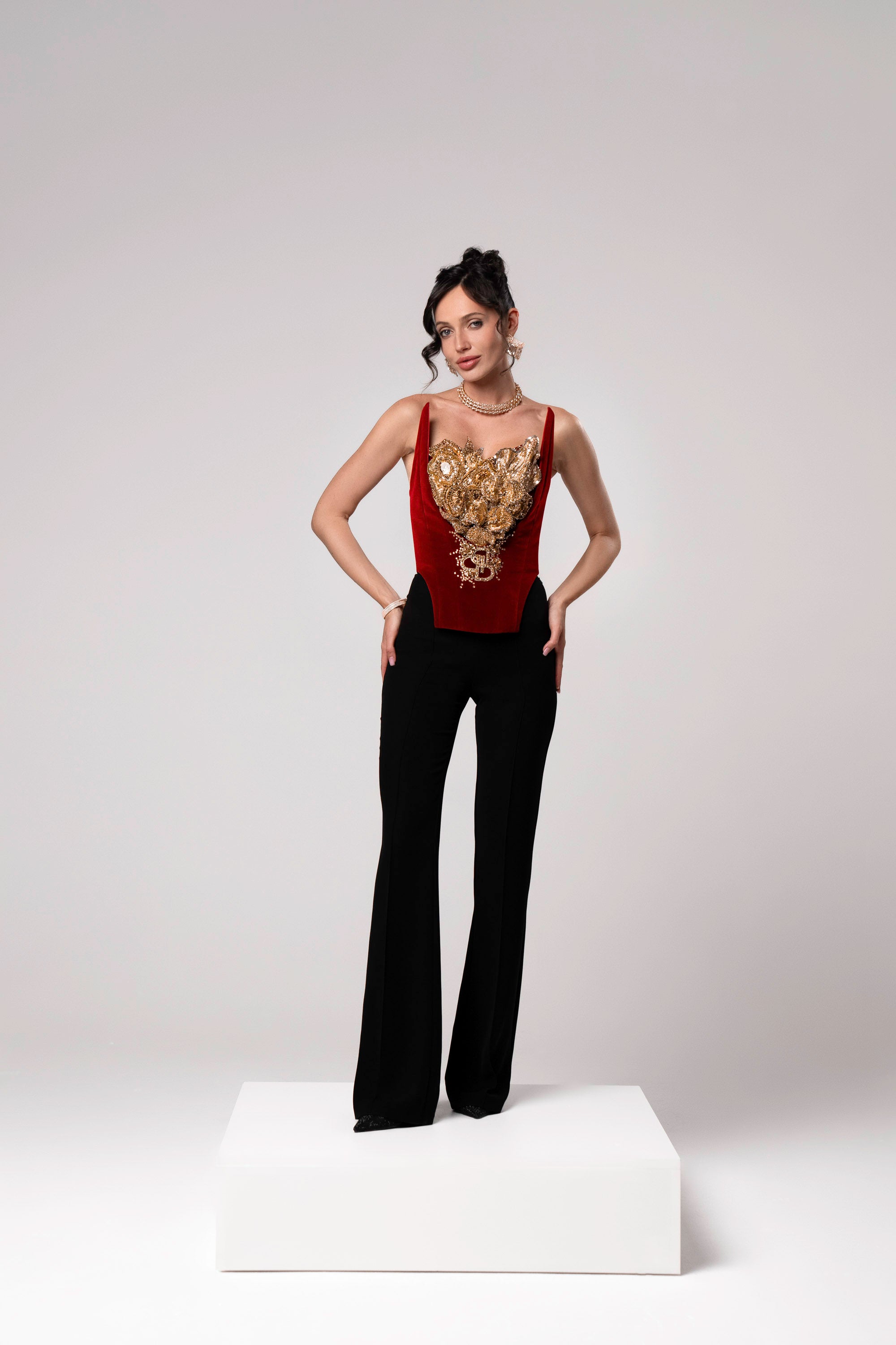 Elianne - Velvet Golden Bloom