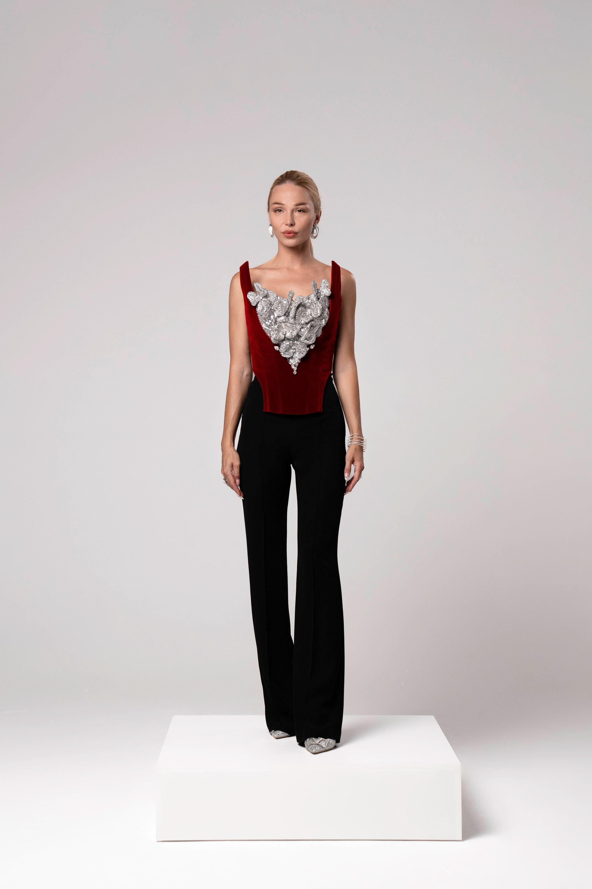 Liana - Velvet Silver Bloom