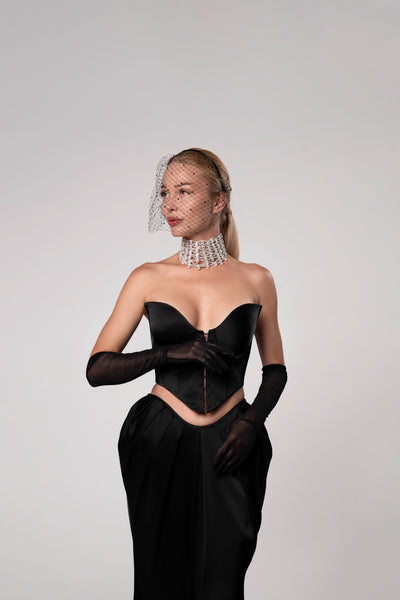 Valmira - Black Crown