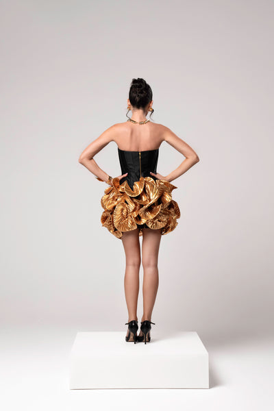 Aurelia - Golden Ruffle Bloom