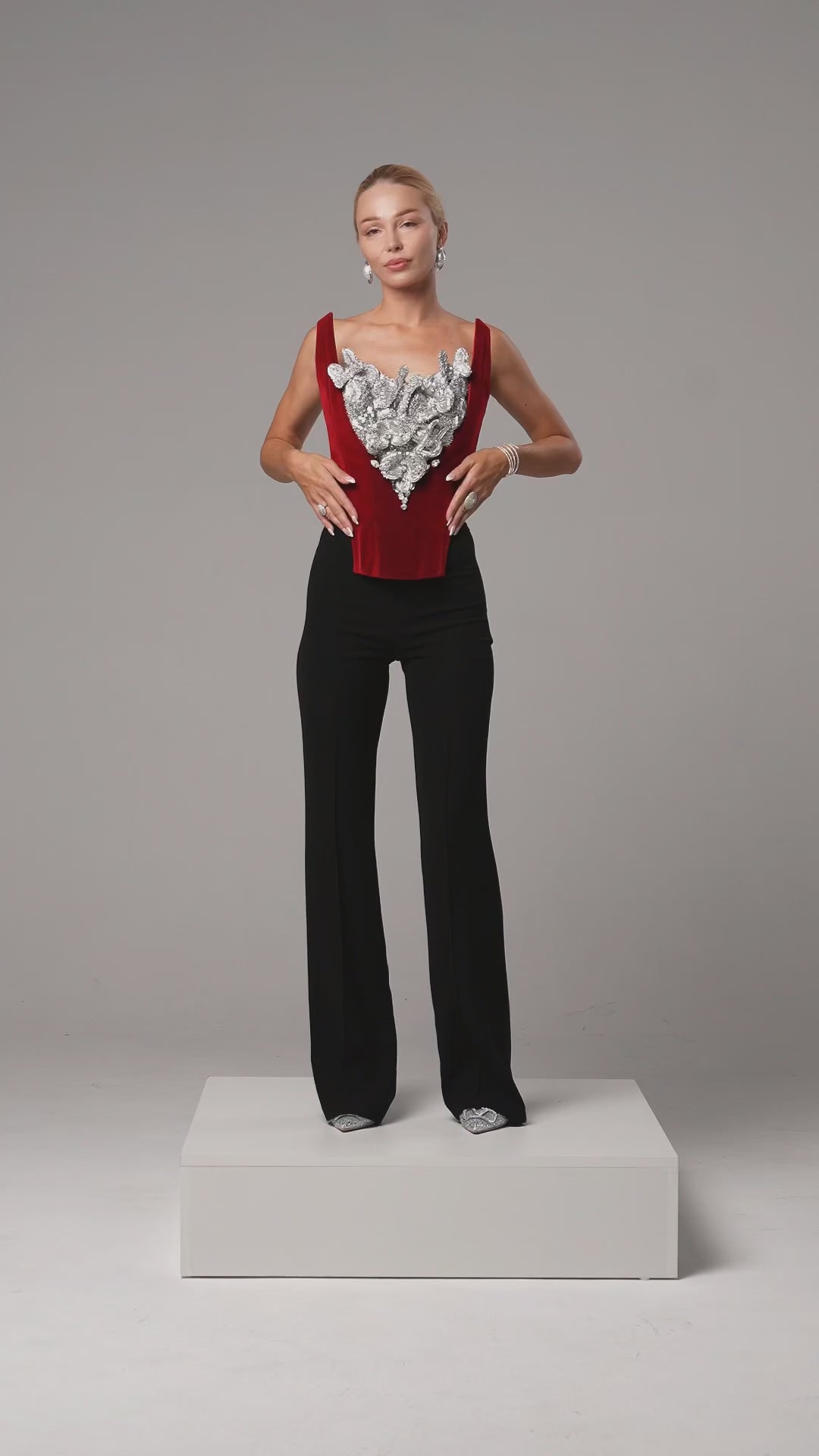 Liana - Velvet Silver Bloom