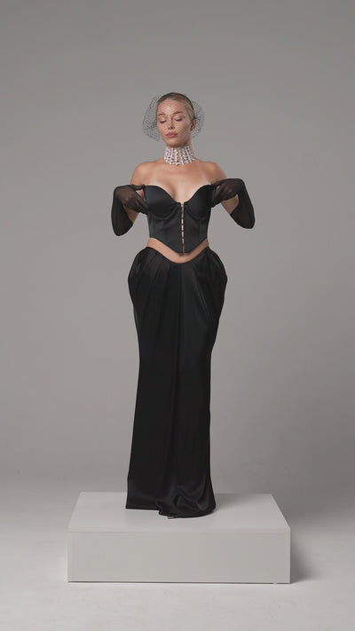 Valmira - Black Crown